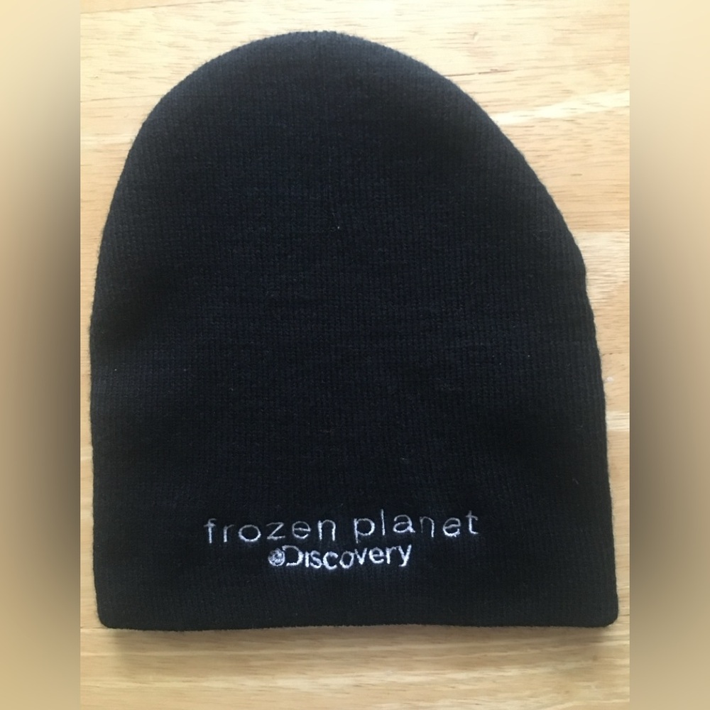 NWOT Discovery Frozen Planet Beanie Hat